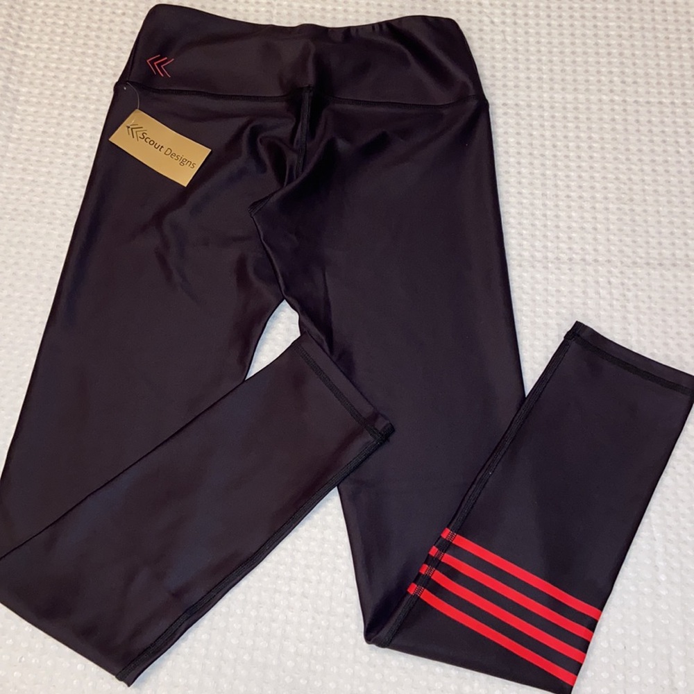 NEW! $78 SCOUT DESIGNS XS SMALL Black Leggings Red Stripes